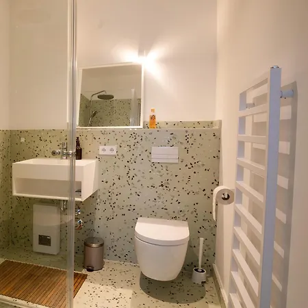 Loft In Hinterhof-remise Naehe Karl-heine Lägenhet *